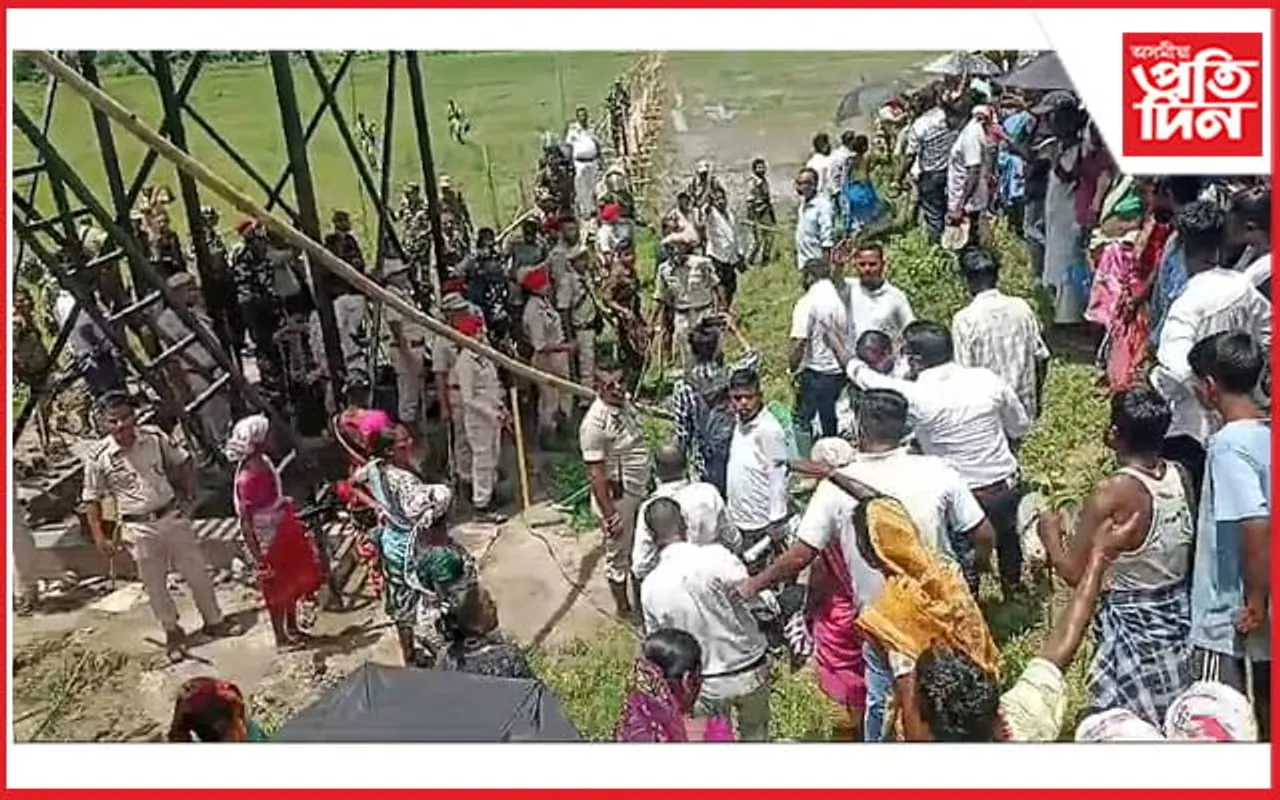 কাজিৰঙাত ভূমিৰ অধিকাৰ বিচৰা থলুৱাৰ ওপৰত আৰক্ষীৰ বৰ্বৰ লাঠিচালনা...